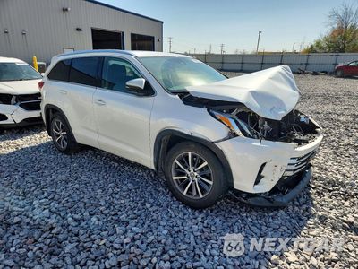 Czwarte zdjęcie samochodu z boku: 2017 TOYOTA HIGHLANDER XLE VIN:5TDJZRFH5HS434001 - miniatura