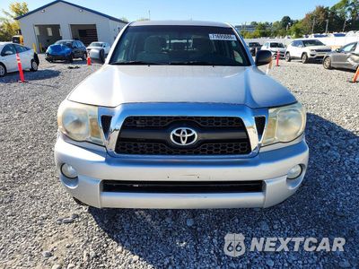 Piąte zdjęcie samochodu w środku: 2011 TOYOTA TACOMA V6 VIN:3TMLU4EN1BM064206 - miniatura