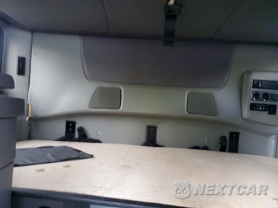 Zdjęcie 10 z 14 samochodu: 2019 INTERNATIONAL LT625 SEMI TRUCK VIN:3HSDZAPR4KN573308 - miniatura
