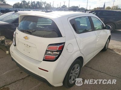 Trzecie zdjęcie samochodu z tyłu: 2018 CHEVROLET SONIC VIN:1G1JG6SH1J4108197 - miniatura