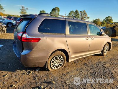 Trzecie zdjęcie samochodu z tyłu: 2019 TOYOTA SIENNA XLE 8-PASSENGER VIN:5TDYZ3DC1KS002984 - miniatura