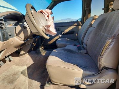 Zdjęcie 7 z 12 samochodu: 1996 TOYOTA TACOMA BASE VIN:4TAVL52N6TZ166988 - miniatura
