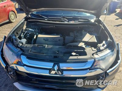 Zdjęcie 11 z 12 samochodu: 2016 MITSUBISHI OUTLANDER SE VIN:JA4AD3A37GZ010396 - miniatura