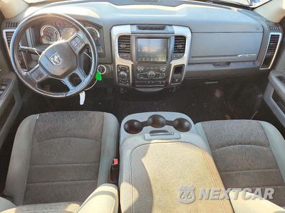 Zdjęcie 8 z 12 samochodu: 2017 RAM 1500 SLT VIN:1C6RR7GTXHS646627 - miniatura