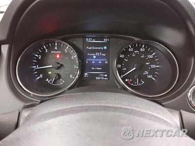 Zdjęcie 9 z 15 samochodu: 2017 NISSAN ROGUE SV VIN:KNMAT2MV7HP588141 - miniatura