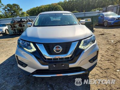 Piąte zdjęcie samochodu w środku: 2018 NISSAN ROGUE S VIN:KNMAT2MV3JP502720 - miniatura