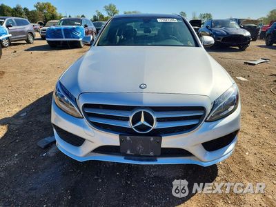 Piąte zdjęcie samochodu w środku: 2016 MERCEDES-BENZ C 300 4MATIC VIN:55SWF4KB0GU177477 - miniatura