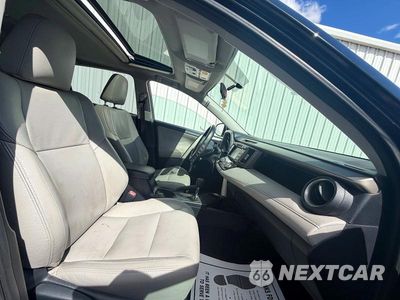 Piąte zdjęcie samochodu w środku: 2014 TOYOTA RAV4 XLE VIN:2T3WFREV4EW117973 - miniatura