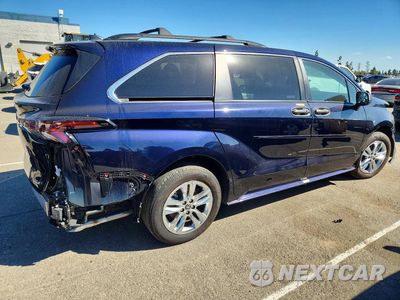 Trzecie zdjęcie samochodu z tyłu: 2026 TOYOTA SIENNA XLE 7-PASSENGER VIN:5TDYRKEC6TS306919 - miniatura