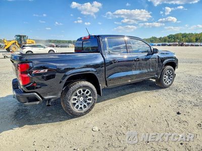 Trzecie zdjęcie samochodu z tyłu: 2026 CHEVROLET COLORADO Z71 VIN:1GCPTDEKXT1301476 - miniatura