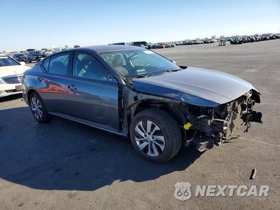 Czwarte zdjęcie samochodu z boku: 2020 NISSAN ALTIMA S VIN:1N4BL4BV6LC199600 - miniatura