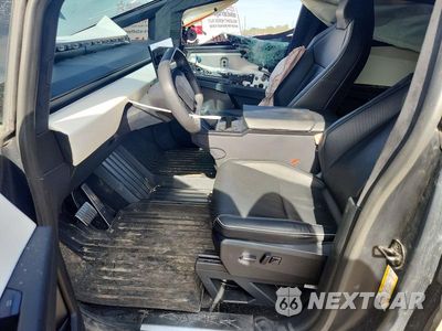 Zdjęcie 7 z 13 samochodu: 2024 TESLA CYBERTRUCK VIN:7G2CEHED6RA032002 - miniatura