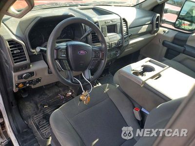 Zdjęcie 8 z 12 samochodu: 2017 FORD F550 SUPER DUTY BOX TRUCK VIN:1FDUF5HT2HED61154 - miniatura