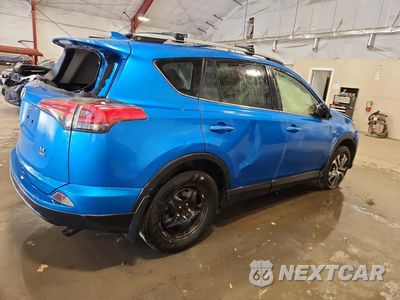 Trzecie zdjęcie samochodu z tyłu: 2017 TOYOTA RAV4 LE VIN:JTMBFREV0HJ708352 - miniatura