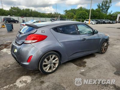 Trzecie zdjęcie samochodu z tyłu: 2017 HYUNDAI VELOSTER BASE VIN:KMHTC6AD4HU309818 - miniatura
