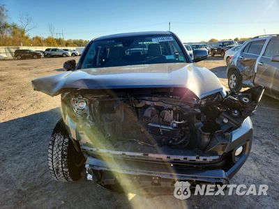 Piąte zdjęcie samochodu w środku: 2018 TOYOTA TACOMA SR5 V6 VIN:3TMDZ5BN5JM042790 - miniatura