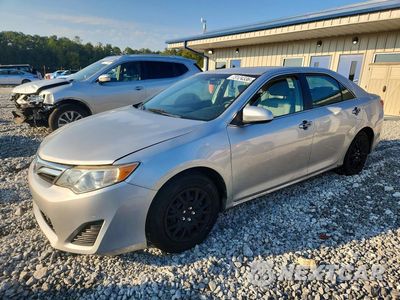2014 TOYOTA CAMRY LE 4T1BF1FK1EU325032 - główne zdjęcie licytacji z USA - miniatura