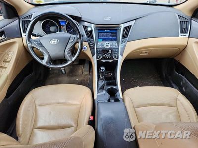 Zdjęcie 8 z 12 samochodu: 2013 HYUNDAI SONATA HYBRID VIN:KMHEC4A46DA068160 - miniatura