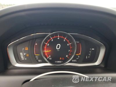 Zdjęcie 9 z 13 samochodu: 2017 VOLVO XC60 T5 DYNAMIC VIN:YV440MDR1H2203252 - miniatura