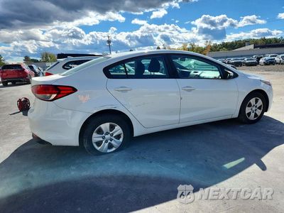 Trzecie zdjęcie samochodu z tyłu: 2018 KIA FORTE LX VIN:3KPFK4A72JE205626 - miniatura