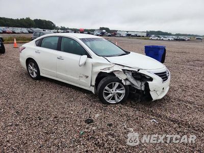Czwarte zdjęcie samochodu z boku: 2015 NISSAN ALTIMA 2.5 SV VIN:1N4AL3AP9FC299249 - miniatura