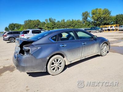 Trzecie zdjęcie samochodu z tyłu: 2015 NISSAN ALTIMA 2.5 S VIN:1N4AL3AP0FN355759 - miniatura