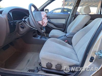 Zdjęcie 7 z 13 samochodu: 1996 TOYOTA CAMRY LE VIN:JT2BG12K1T0405919 - miniatura