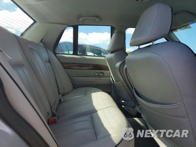 Zdjęcie 10 z 12 samochodu: 2005 MERCURY GRAND MARQUIS GS VIN:2MEFM74W75X629252 - miniatura