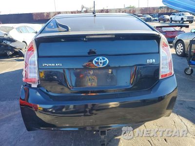 Zdjęcie 6 z 12 samochodu: 2015 TOYOTA PRIUS TWO VIN:JTDKN3DU5F1958661 - miniatura