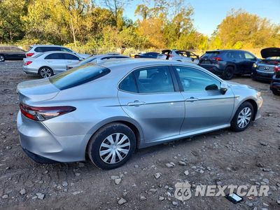 Trzecie zdjęcie samochodu z tyłu: 2021 TOYOTA CAMRY LE VIN:4T1C31AK6MU560383 - miniatura
