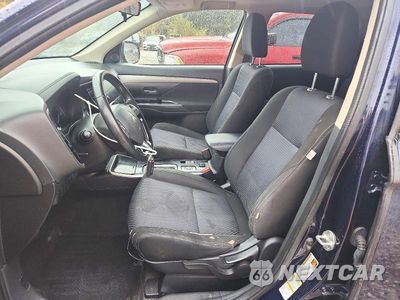 Zdjęcie 7 z 13 samochodu: 2017 MITSUBISHI OUTLANDER SE VIN:JA4AZ3A30HZ054775 - miniatura