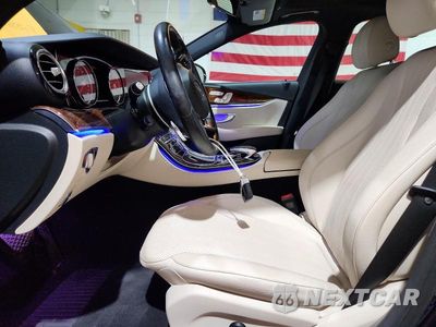 Zdjęcie 7 z 12 samochodu: 2017 MERCEDES-BENZ E 300 4MATIC VIN:WDDZF4KB9HA218820 - miniatura