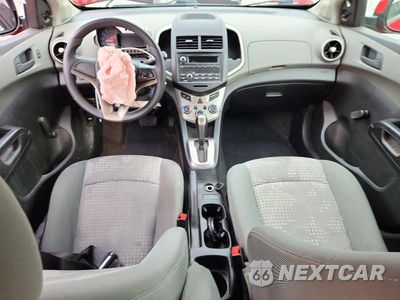Zdjęcie 8 z 13 samochodu: 2016 CHEVROLET SONIC LS VIN:1G1JA6SH6G4123577 - miniatura