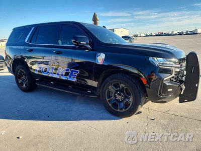 Czwarte zdjęcie samochodu z boku: 2023 CHEVROLET TAHOE C1500 VIN:1GNSCLED9PR206069 - miniatura