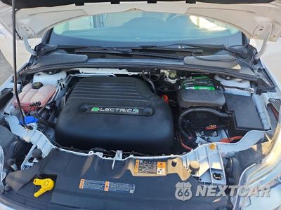 Zdjęcie 11 z 12 samochodu: 2014 FORD FOCUS BEV VIN:1FADP3R45EL300441 - miniatura