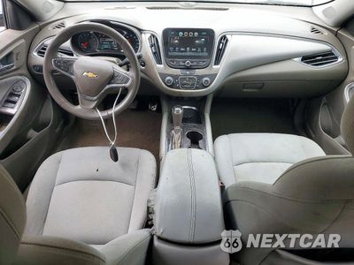 Zdjęcie 8 z 12 samochodu: 2018 CHEVROLET MALIBU LT VIN:1G1ZD5ST8JF155354 - miniatura