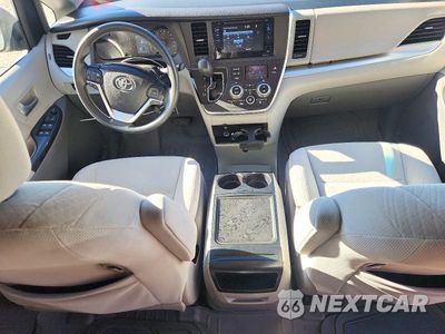 Zdjęcie 8 z 13 samochodu: 2016 TOYOTA SIENNA LE VIN:5TDKK3DC5GS698508 - miniatura
