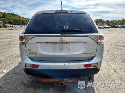 Zdjęcie 6 z 14 samochodu: 2014 MITSUBISHI OUTLANDER SE VIN:JA4AZ3A30EZ003580 - miniatura