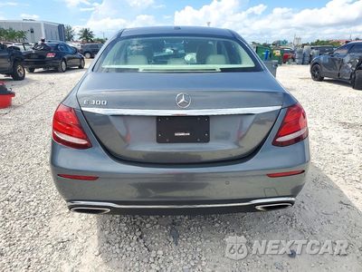 Zdjęcie 6 z 12 samochodu: 2017 MERCEDES-BENZ E 300 VIN:WDDZF4JB3HA096408 - miniatura