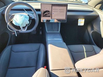 Zdjęcie 8 z 12 samochodu: 2026 TESLA MODEL Y VIN:7SAYGDEE4TF729539 - miniatura