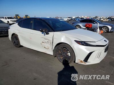 Czwarte zdjęcie samochodu z boku: 2025 TOYOTA CAMRY XSE VIN:4T1DBADK3SU014897 - miniatura