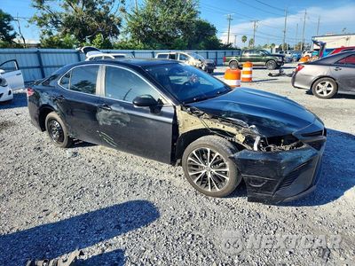 Czwarte zdjęcie samochodu z boku: 2018 TOYOTA CAMRY SE VIN:4T1B11HK6JU650281 - miniatura