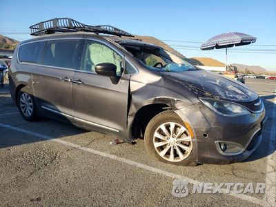 Czwarte zdjęcie samochodu z boku: 2019 CHRYSLER PACIFICA TOURING L VIN:2C4RC1BG7KR643663 - miniatura
