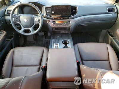 Zdjęcie 8 z 12 samochodu: 2025 HONDA RIDGELINE RTL VIN:5FPYK3F52SB036589 - miniatura