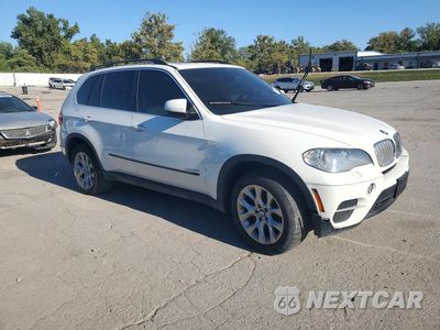 Czwarte zdjęcie samochodu z boku: 2013 BMW X5 XDRIVE35I VIN:5UXZV4C56D0B16320 - miniatura