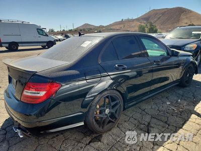 Trzecie zdjęcie samochodu z tyłu: 2013 MERCEDES-BENZ C 63 AMG VIN:WDDGF7HB3DA807355 - miniatura