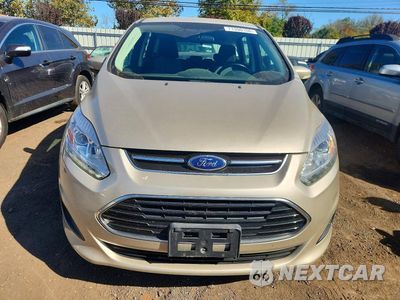 Piąte zdjęcie samochodu w środku: 2017 FORD C-MAX VIN:1FADP5AU4HL111677 - miniatura