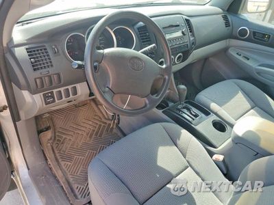 Zdjęcie 8 z 13 samochodu: 2005 TOYOTA TACOMA ACCESS CAB VIN:5TEUU42NX5Z065905 - miniatura