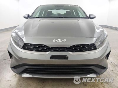 Piąte zdjęcie samochodu w środku: 2022 KIA FORTE LXS VIN:3KPF24AD8NE449406 - miniatura