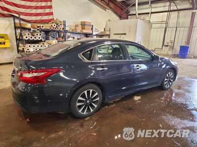 Trzecie zdjęcie samochodu z tyłu: 2018 NISSAN ALTIMA 2.5 SV VIN:1N4AL3AP2JC107291 - miniatura